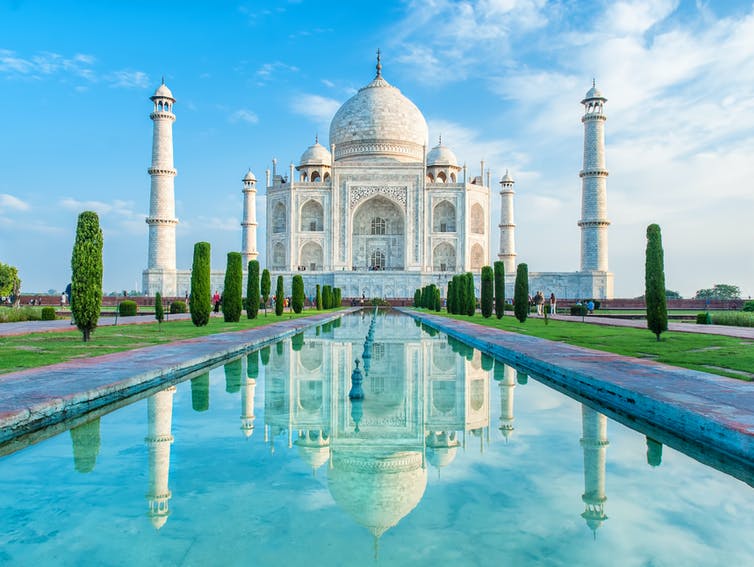 Delhi to Agra One Day Tour By Volvo Bus